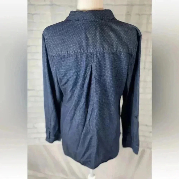 Liz Claiborne top Blue Denim Chambray Polka dot Roll Sleeve Shirt Woman’s size L - Picture 3 of 12